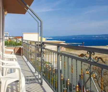 Branko3 アパート *